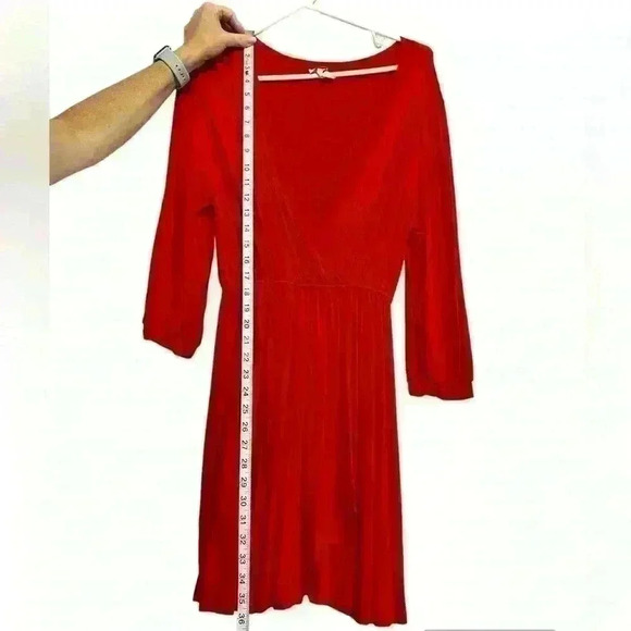 Charming Charlie’s long-sleeved, red,‎ wrap dress. Size medium - Picture 4 of 5